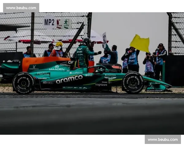 极速碰撞与速度激情：F1大奖赛全景解析与赛车文化探秘